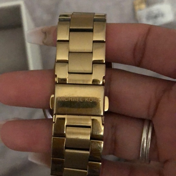 Gold Michael Kors watch - Picture 5 of 6